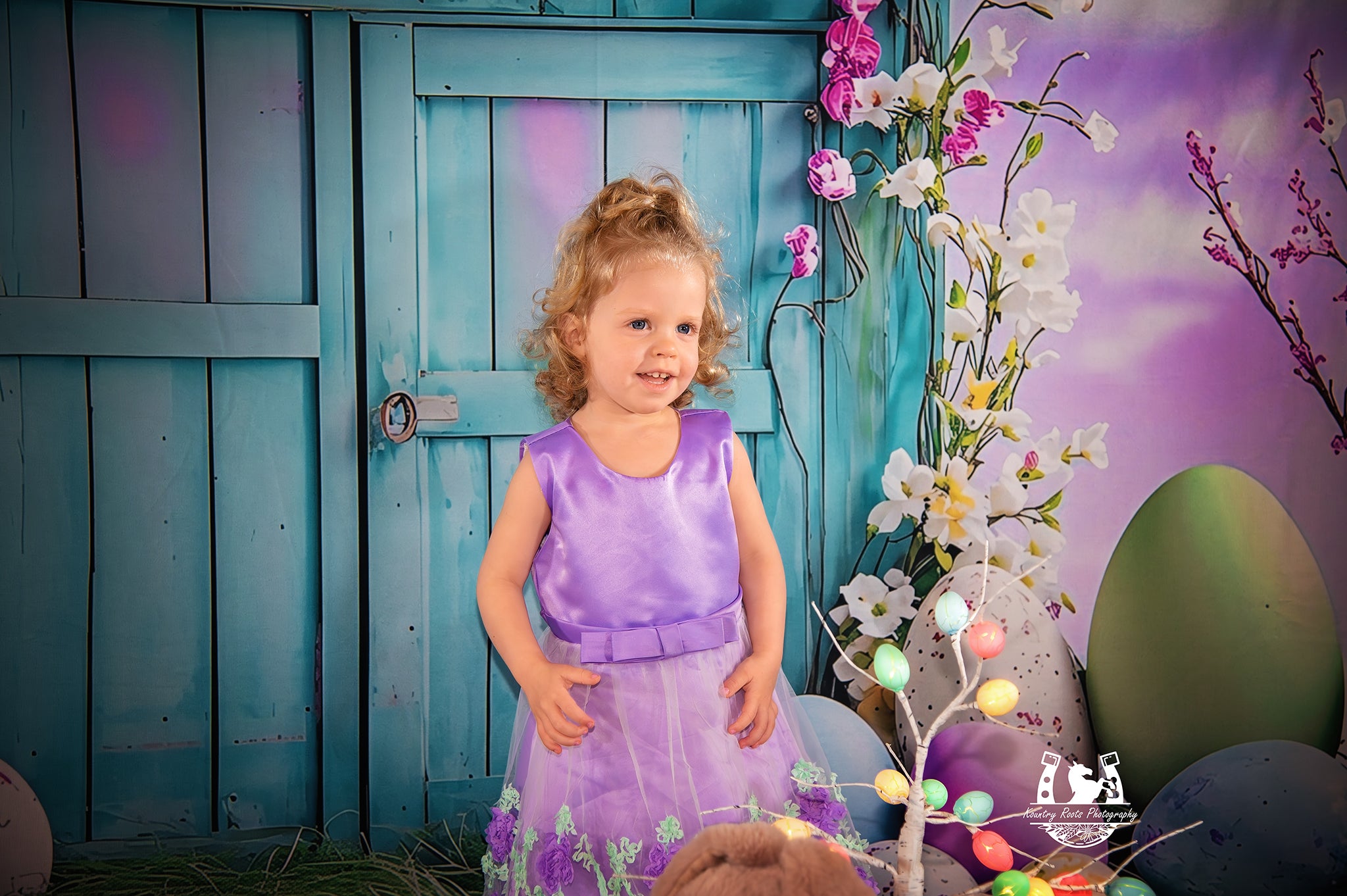 Easter Egg Backdrop Vibrant Blue Egg Hut Backdrop UK BRP1-289