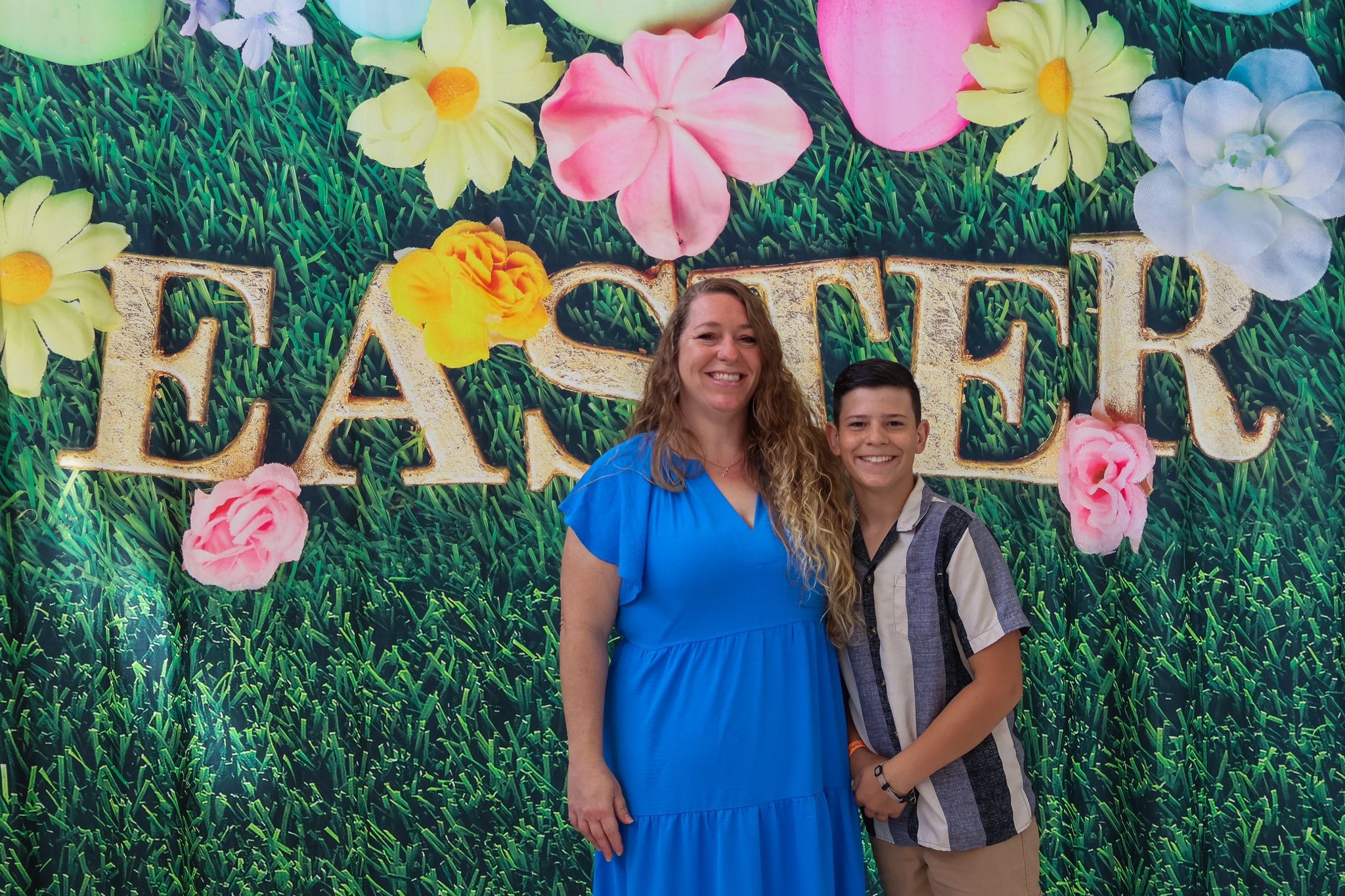 Easter Decorations Background Easter Eggs Spring Flowers Green Grass Backdrop UK LV-1380