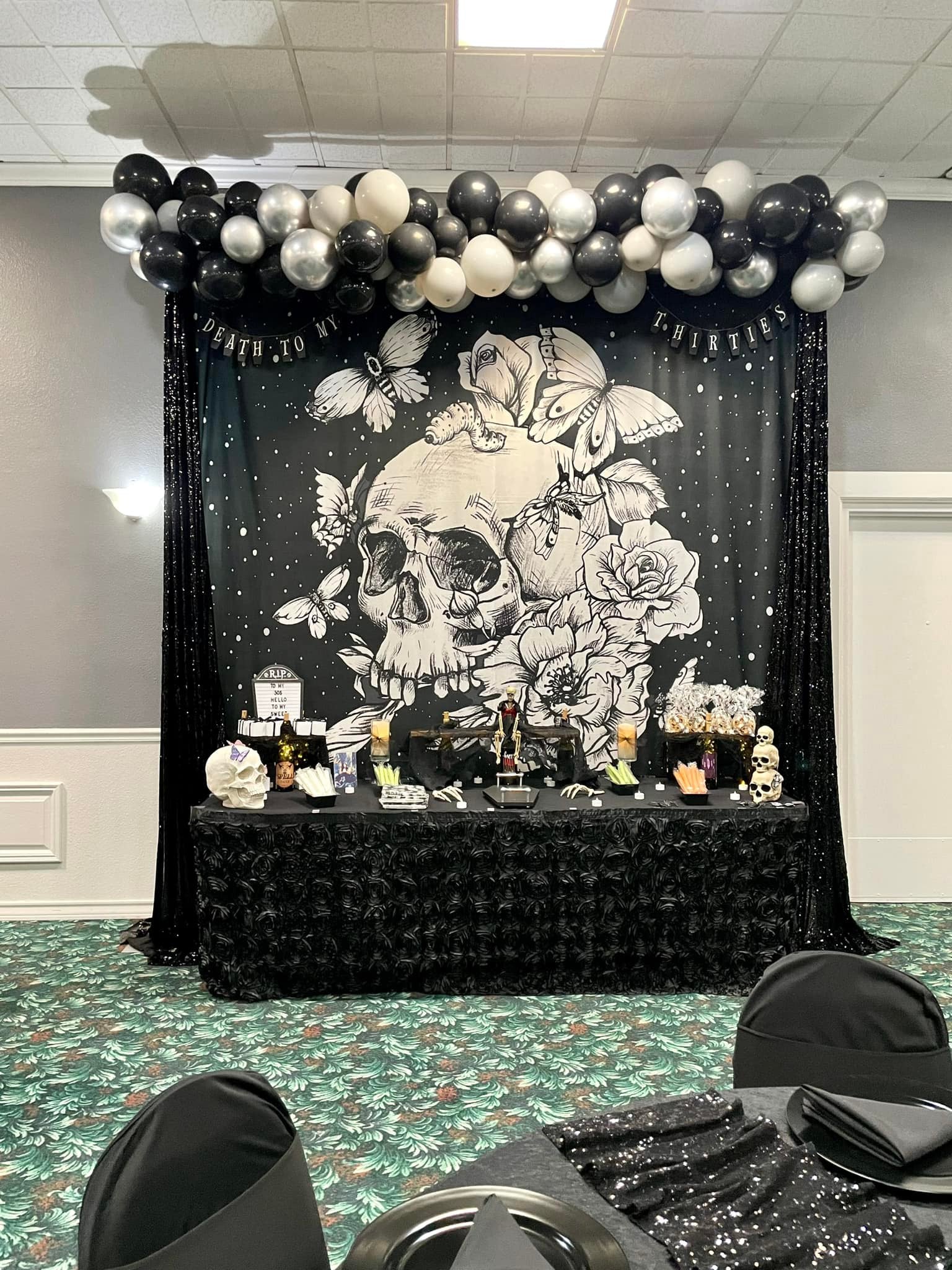 Drawn Gothic Floral Skull Halloween Backdrop UK M8-44