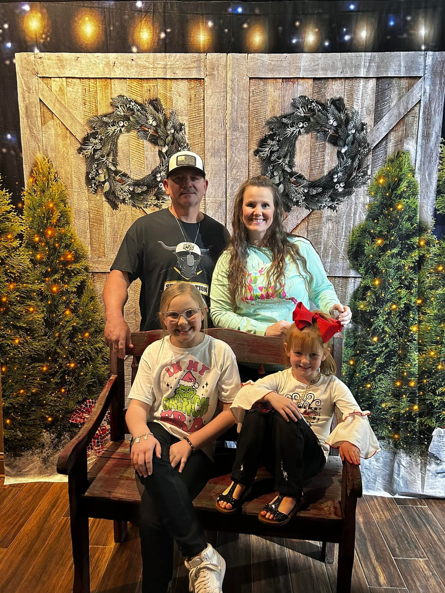 Wood Door Christmas Tree Backdrop D966