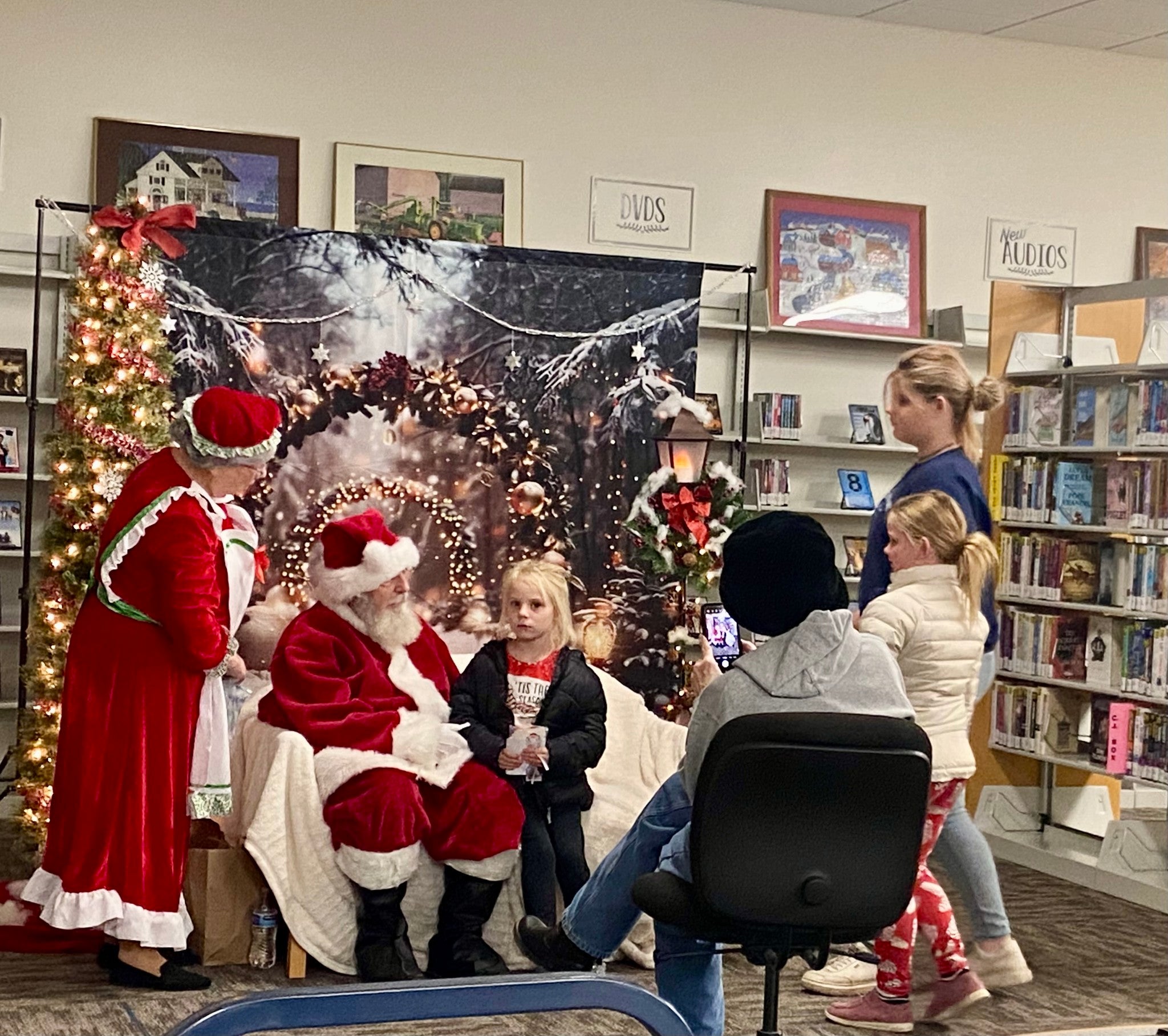 Christmas Sparkling Forest Archway Backdrop UK RR7-710