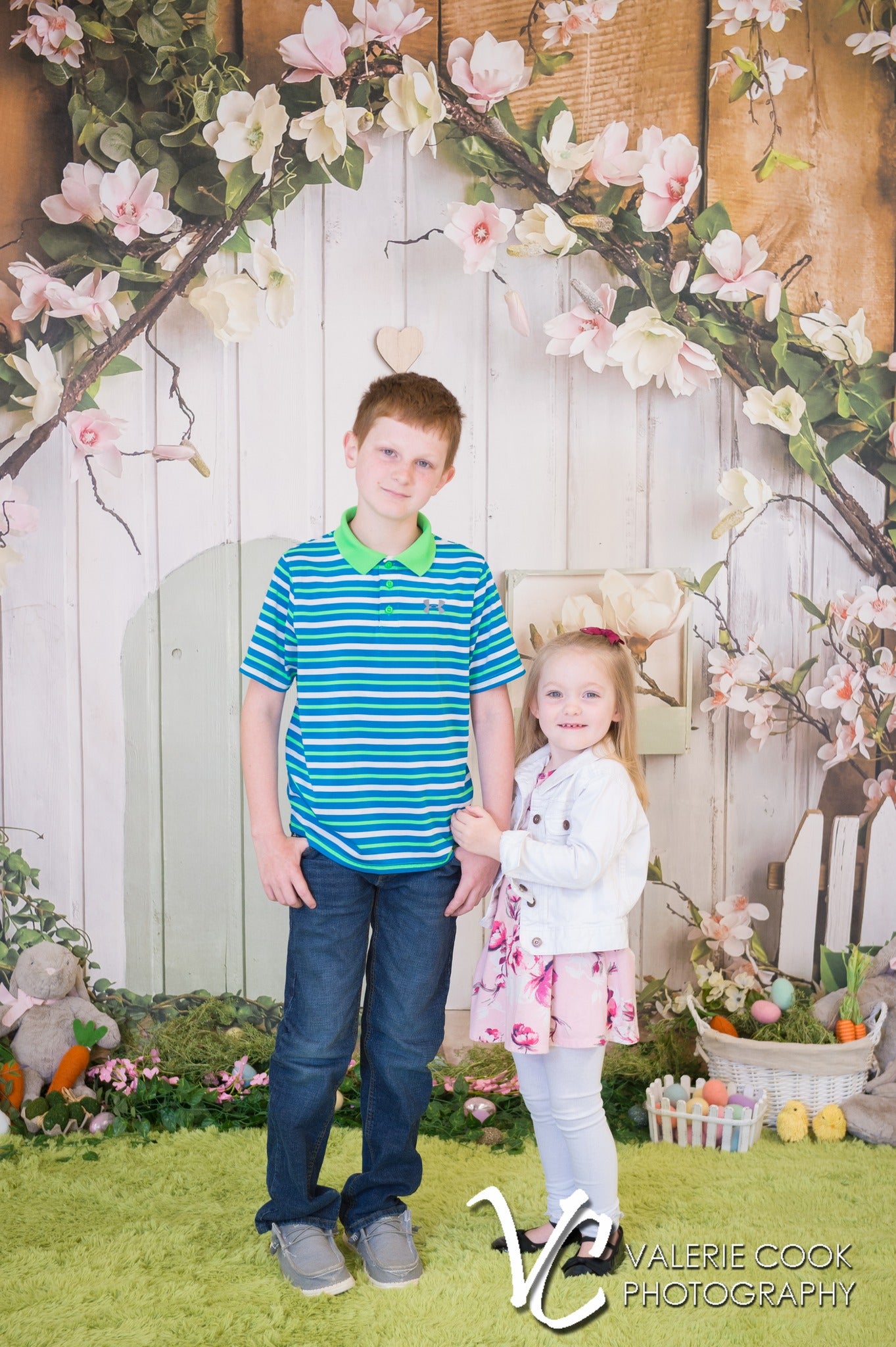 Pink Flowers Rustic House Spring Backdrop UK D1055