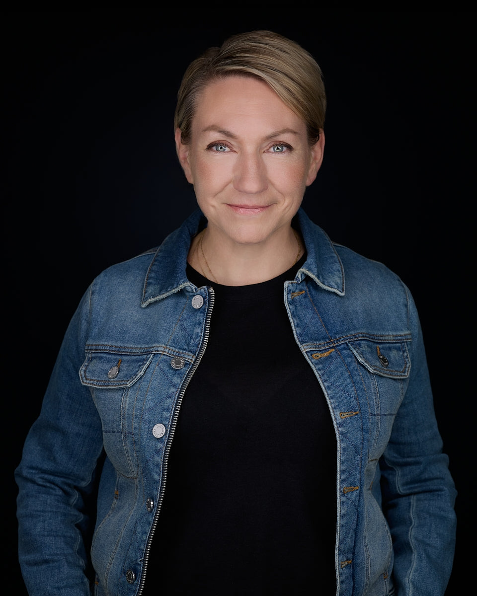 Black Abstract Photography backdrop UK for Studio D189