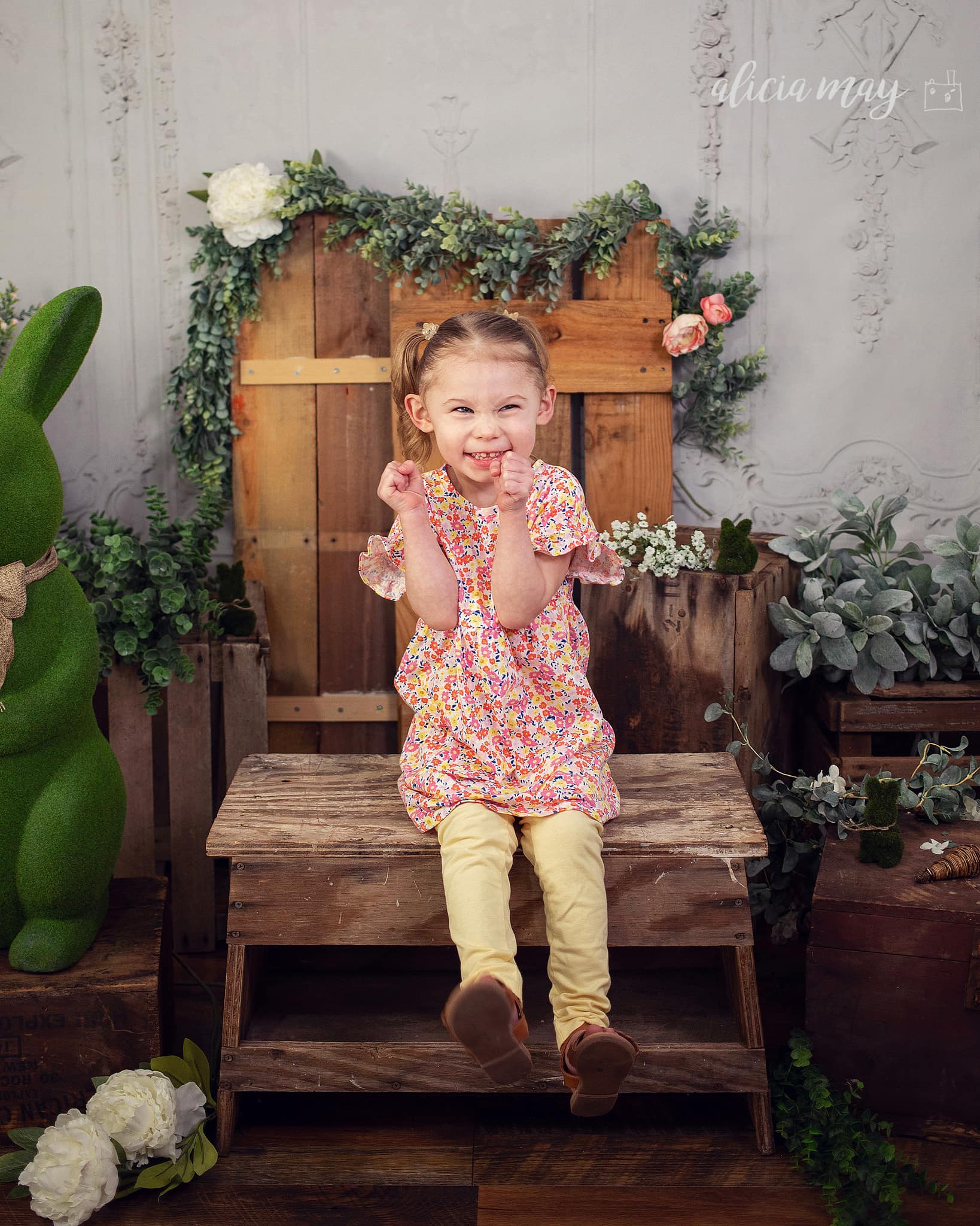 White Retro Wall Elegant Backdrop for Photos D857