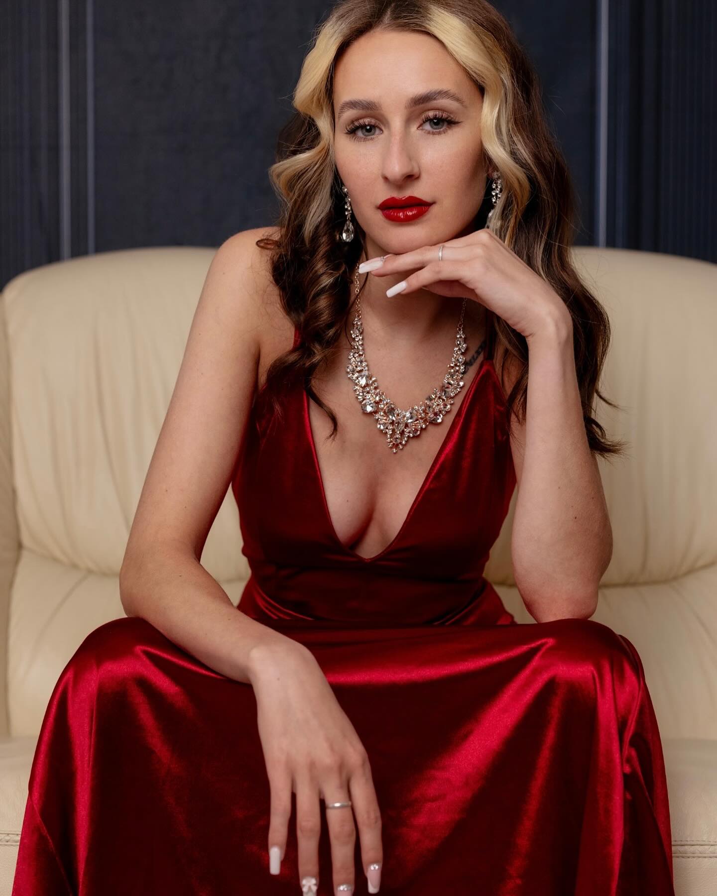 Black Classic Wooden Wall Door backdrop uk for Photo Booth GA-71