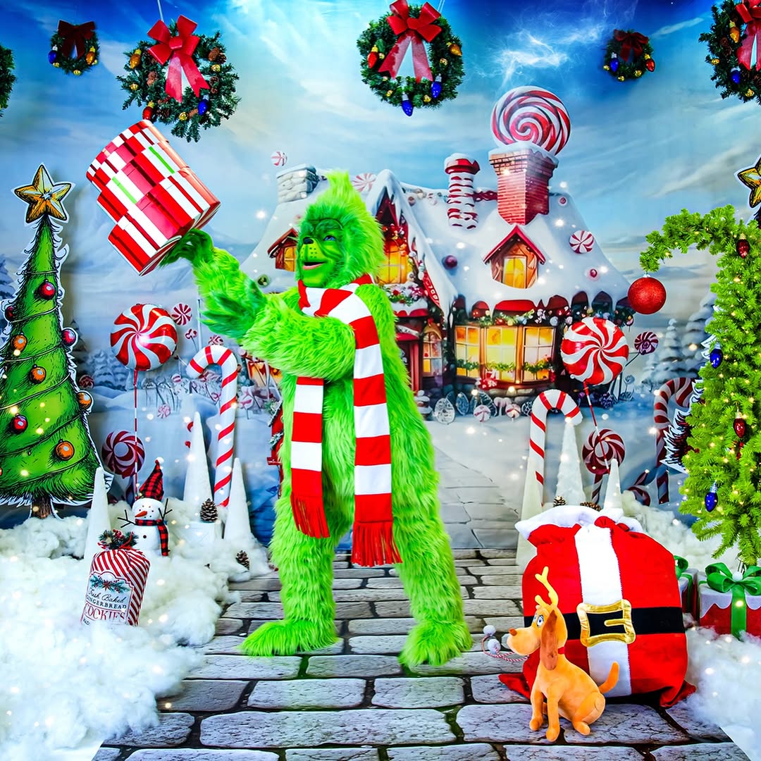 Snow Wonderland Gingerbread House Backdrop UK RR7-748