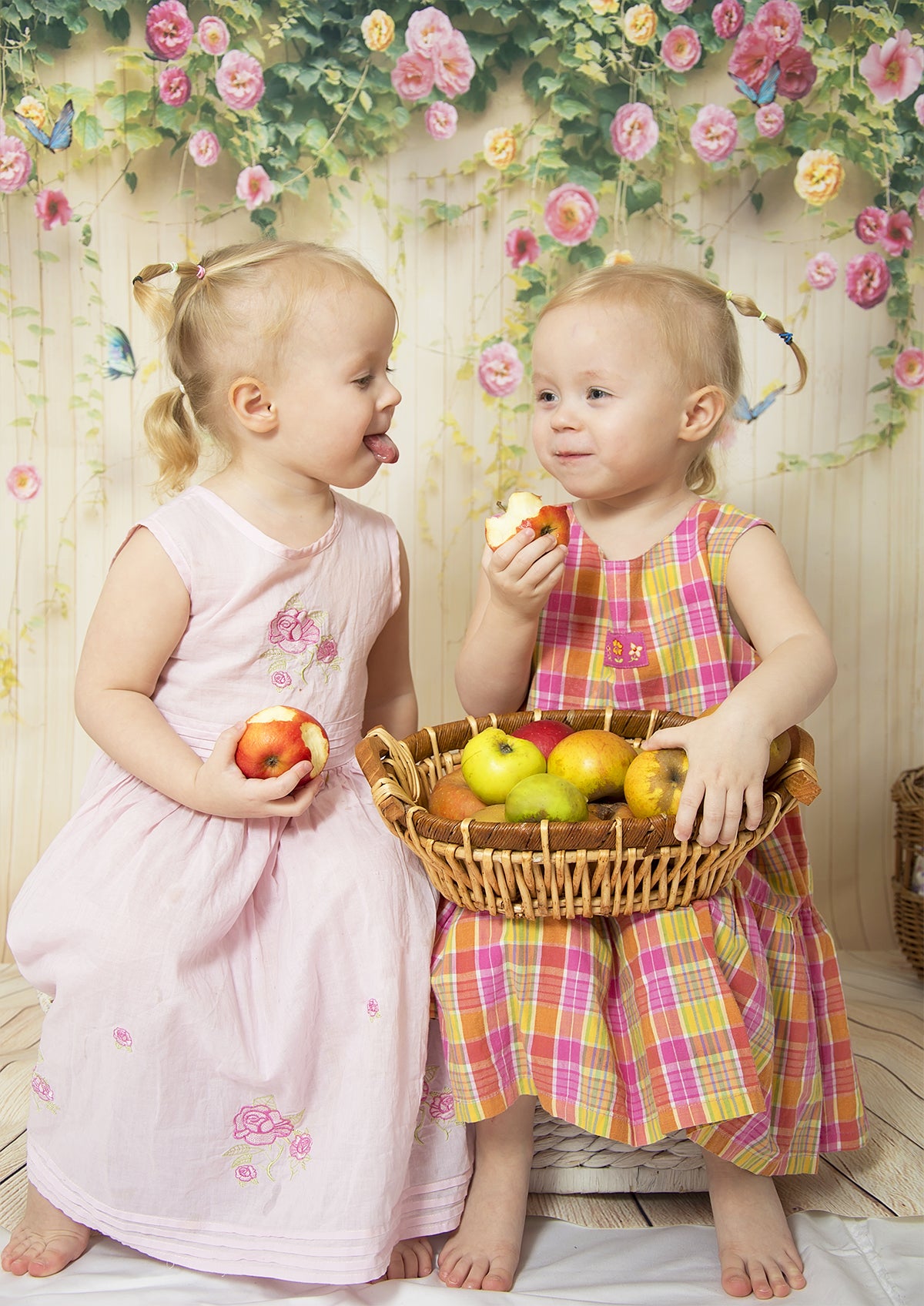 Beautiful Floral Wood Backdrop UK for Photo Booth F-1489