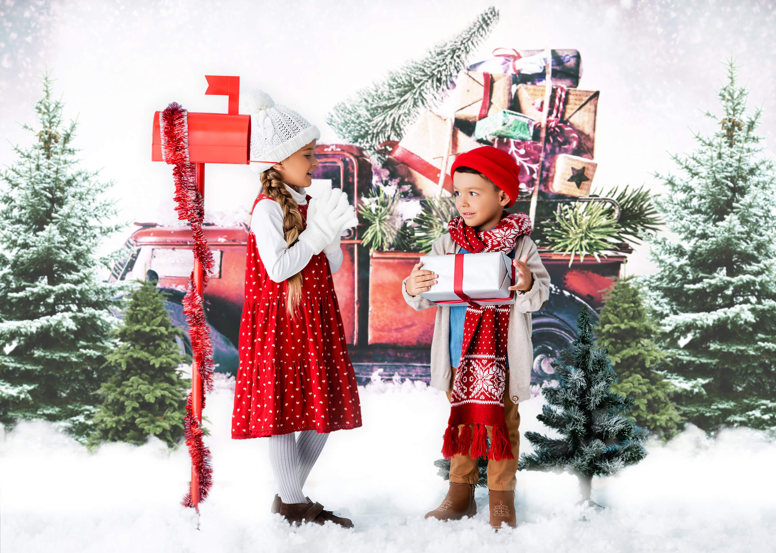 Christmas Red Truck with Pine Tree Gifts Backdrop UK M9-18