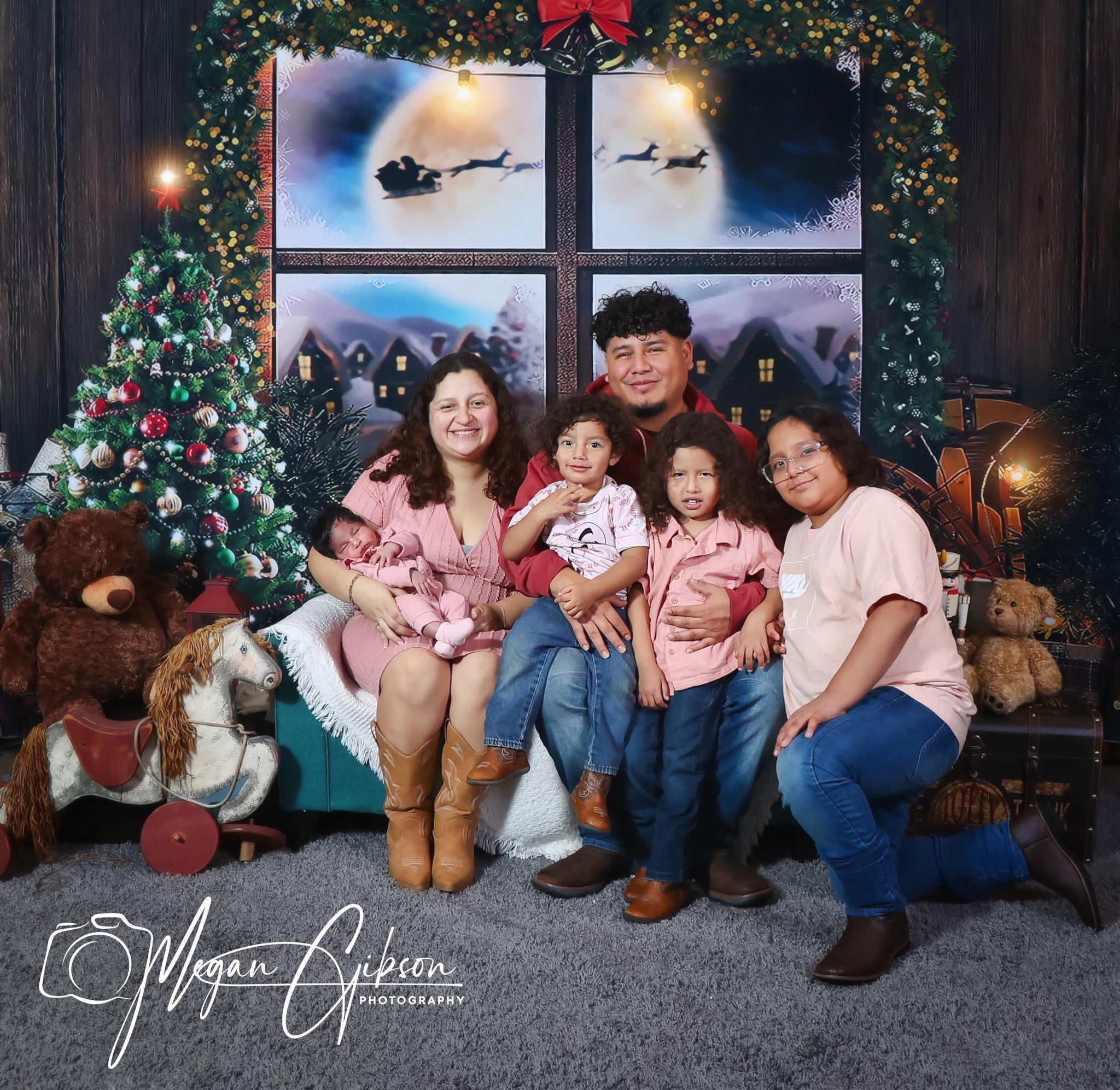 Christmas Tree Backdrop Decorated With Gifts Wooden House UK G-1439