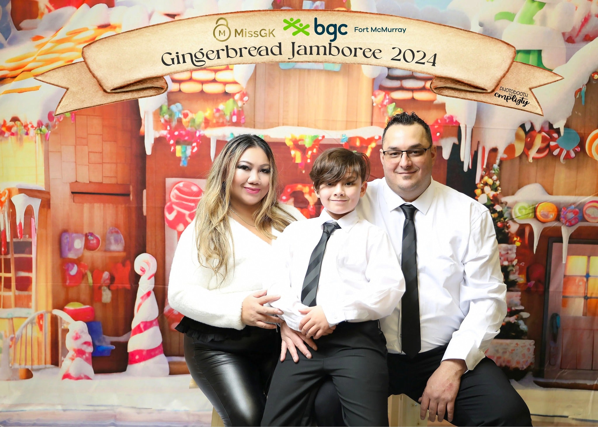 Christmas Snowy Gingerbread Candy House Backdrop UK M9-37