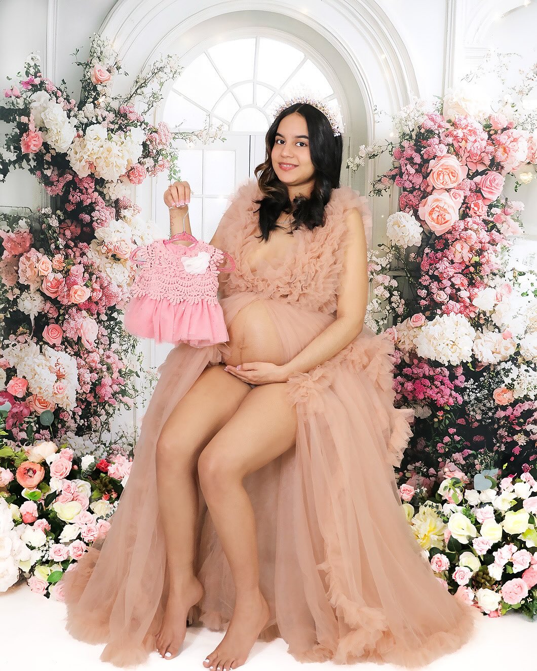 Mother's Day Backdrop Ideas Vibrant Flower White Arch Backdrop UK GQ2-163