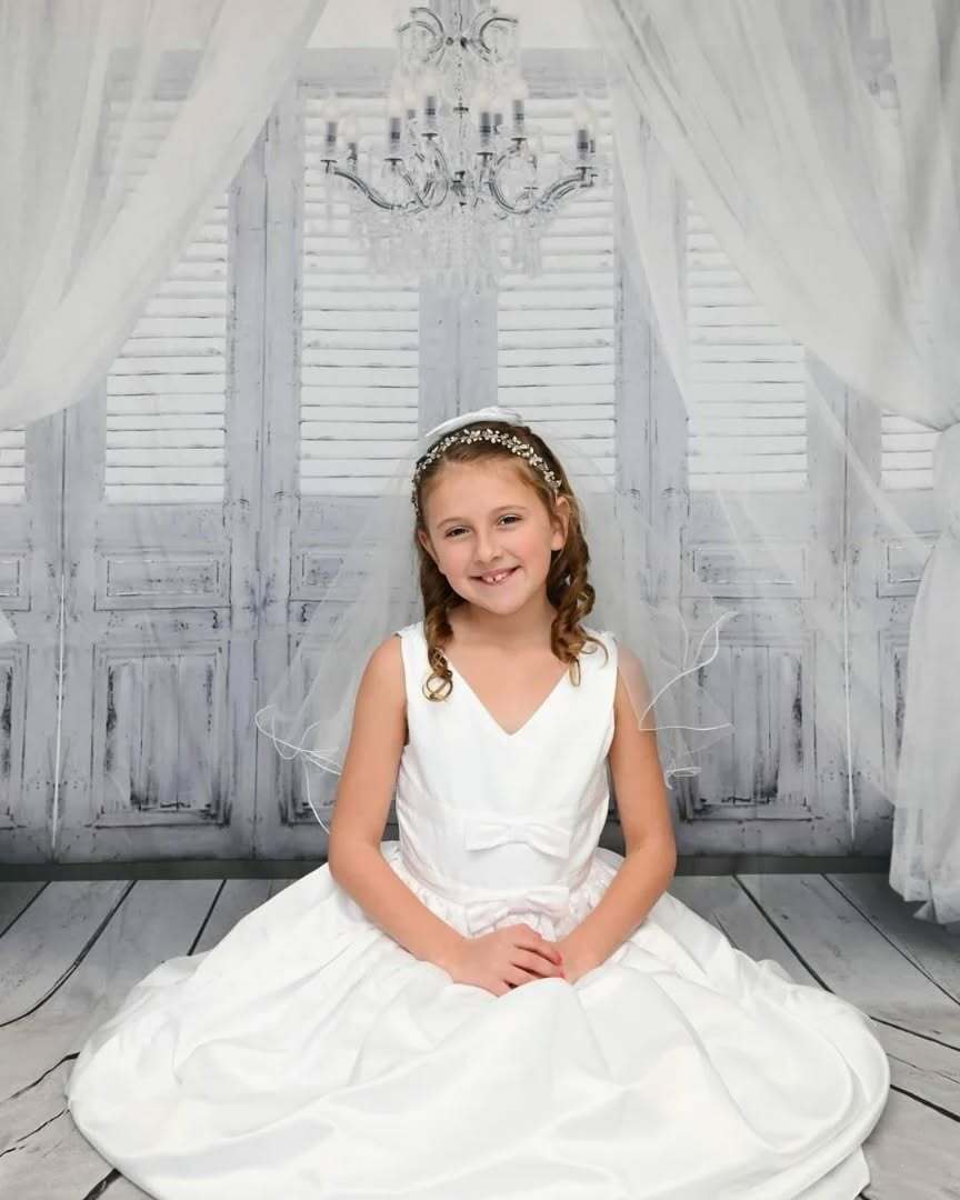 White Retro Wood Door Window Curtain backdrop UK for Photo Shoot CM-6259
