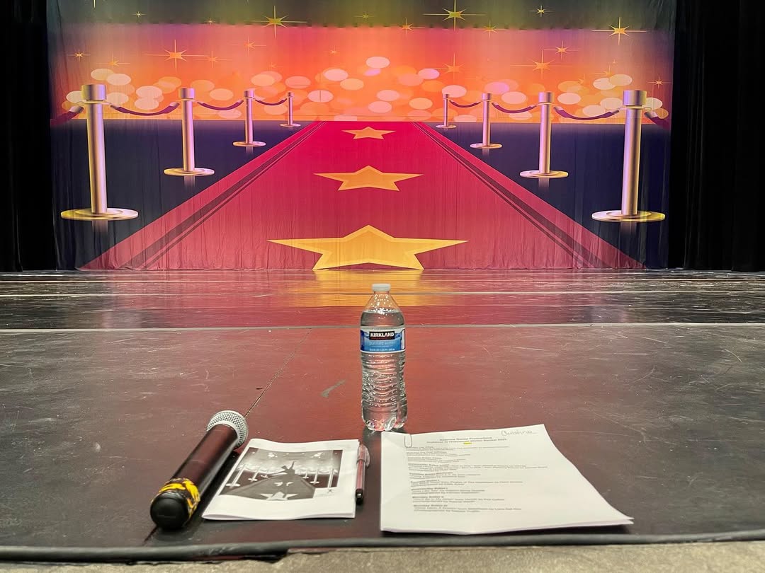 Hollywood Red Carpet  Gold Lights Backdrop UK for Photography LV-287