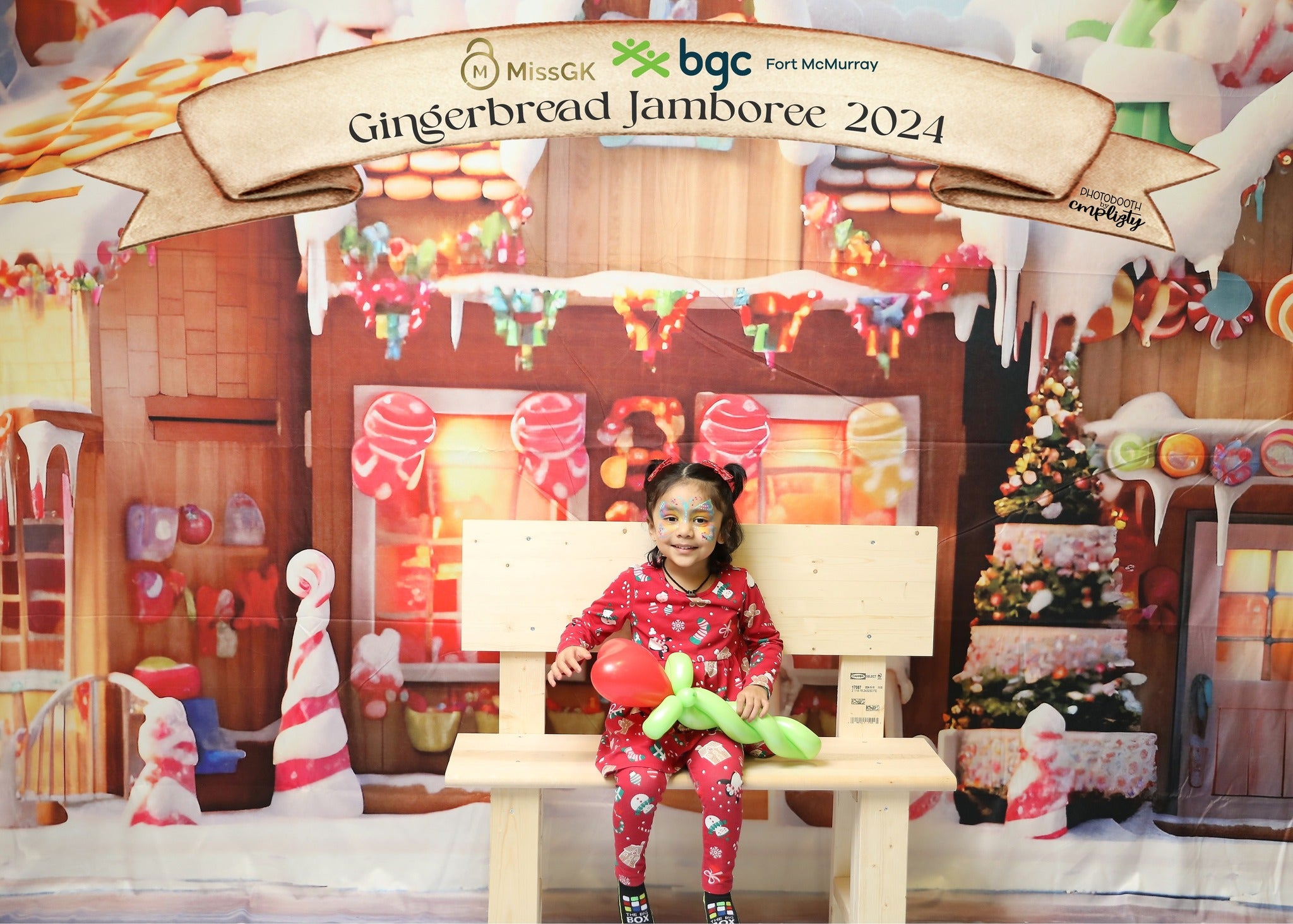 Christmas Snowy Gingerbread Candy House Backdrop UK M9-37