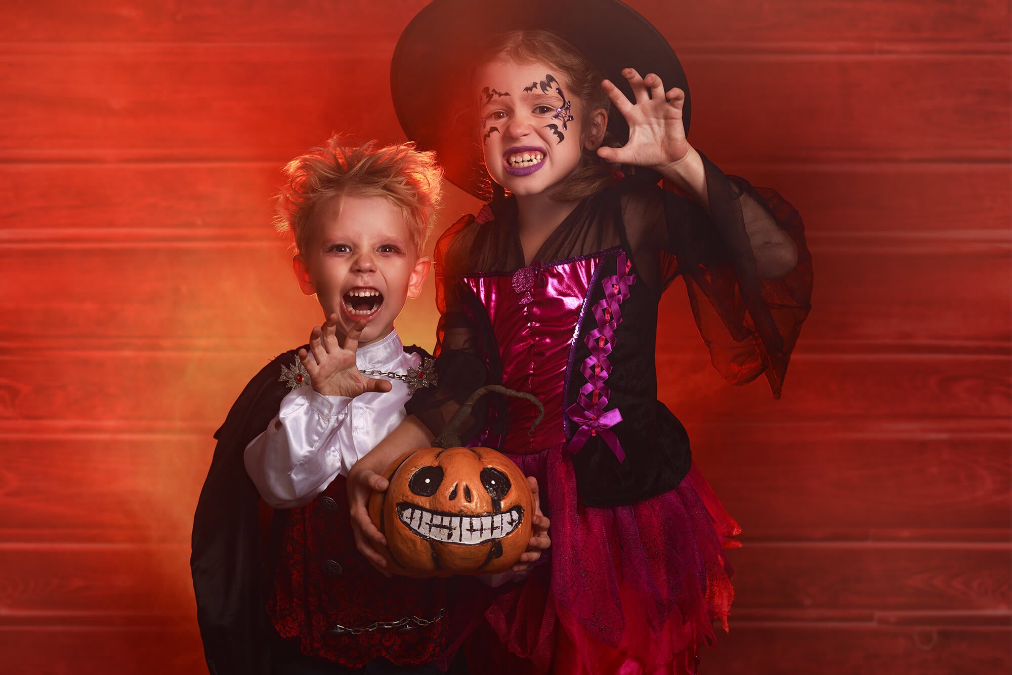 Red Painted Wood Backdrop for Photo Booth UK M6-146