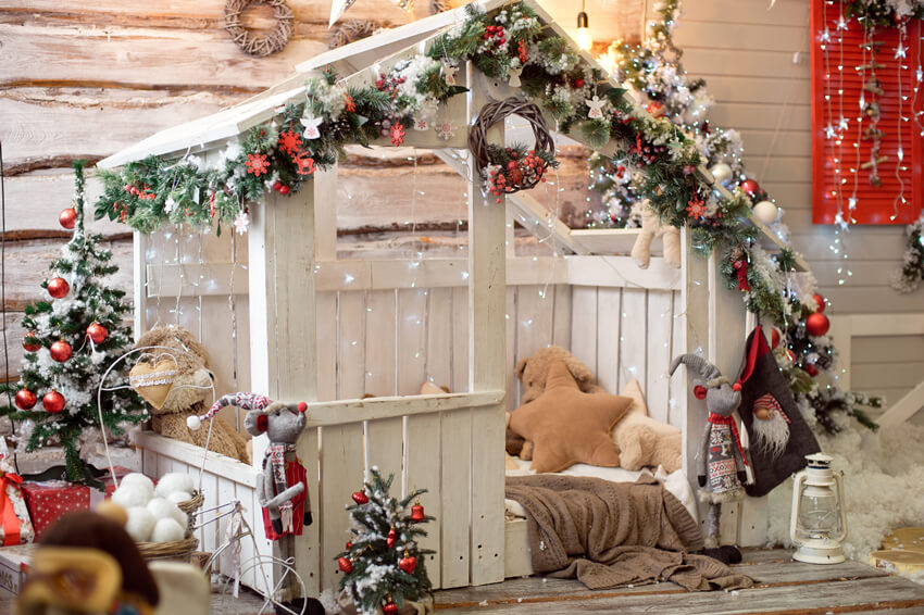 Cute Small Wooden House Christmas Backdrop UK M7-37