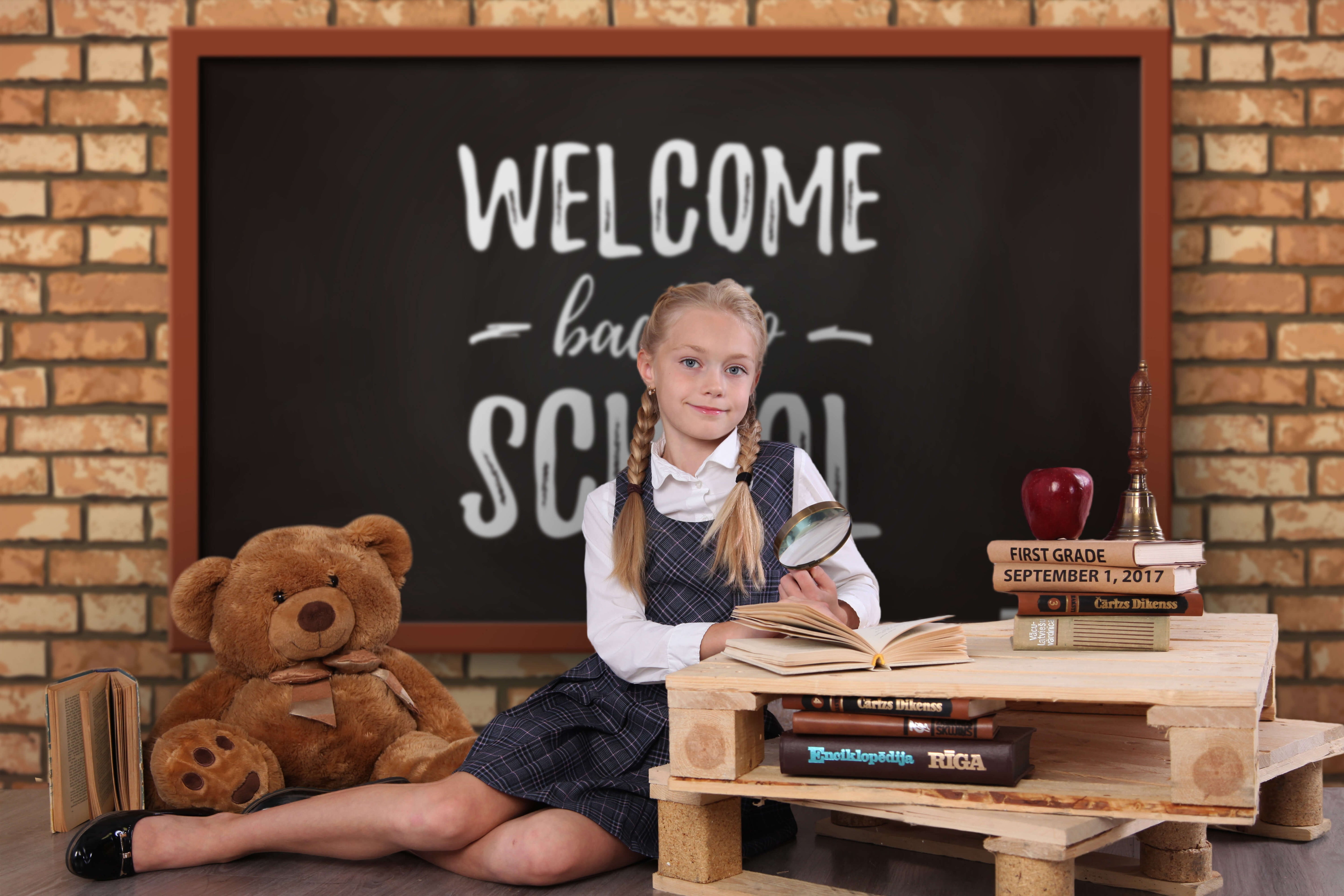 Chalkboard Welcome Back to School Backdrop RR6-28